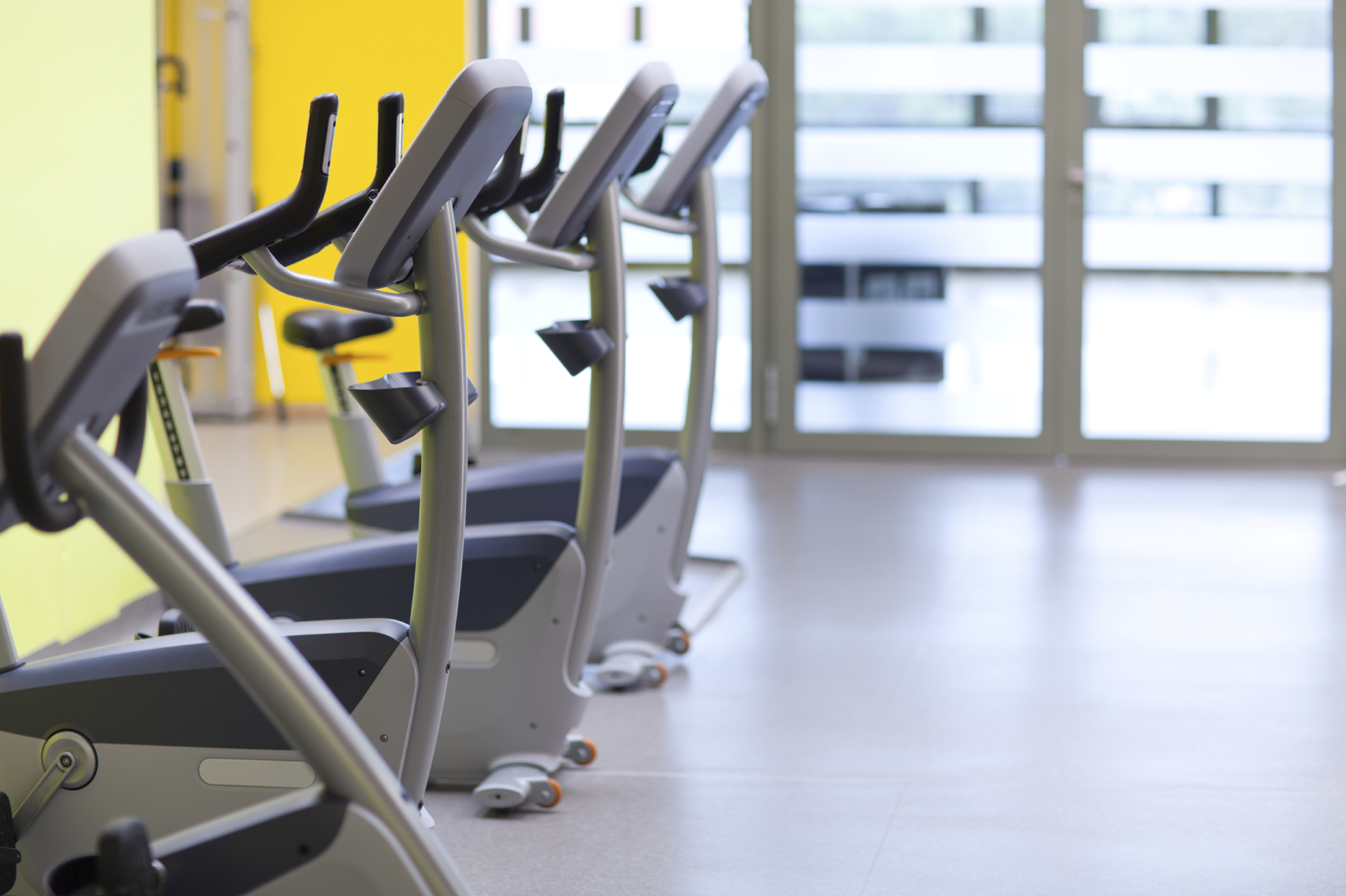 Health 8 Mehrere Fitnessgeräte in einem Freizeit Studio